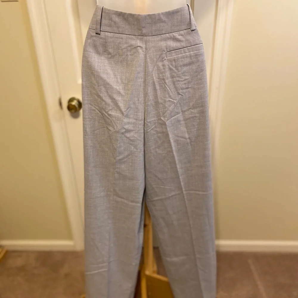 NWT Jaclyn Smith - Light gray trousers, 1 pockets back, Size: 10
